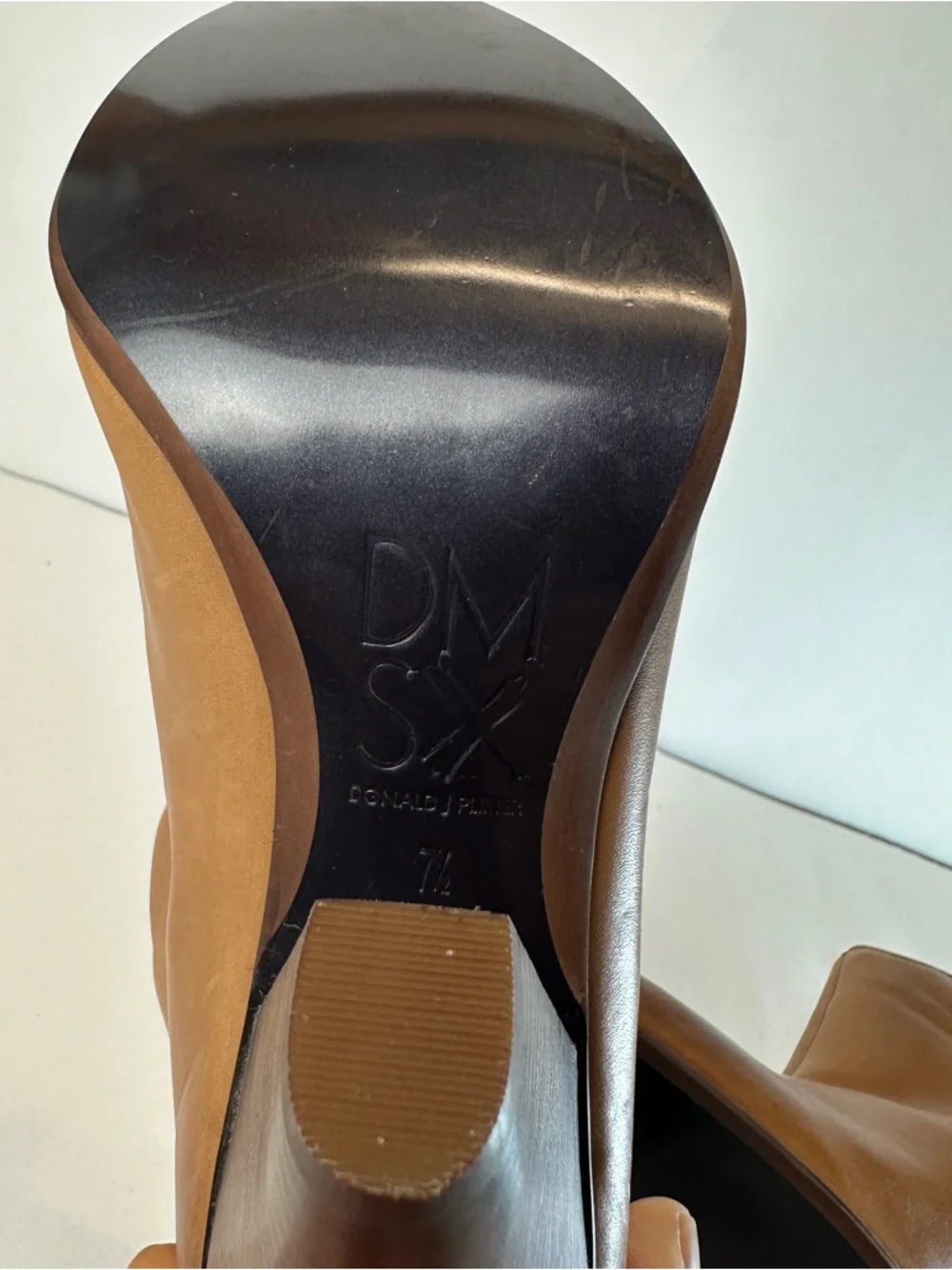Donald J. Pliner Vachetta Ivy-35Bootie Ankle Boots Tan LeatherBlock Heel 7.5 - Picture 10 of 15